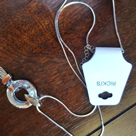 🆕️RICKI'S NECKLACE - Picture 7 of 9